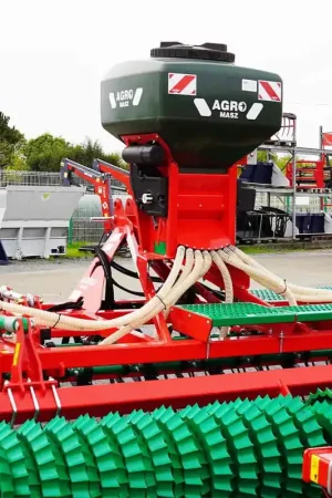 Offre Spéciale Semoir CIPAN SP230 Agro-Masz + éclateurs tuyau rampe